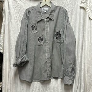 Beautiful Black and White ButtonDown Shirt